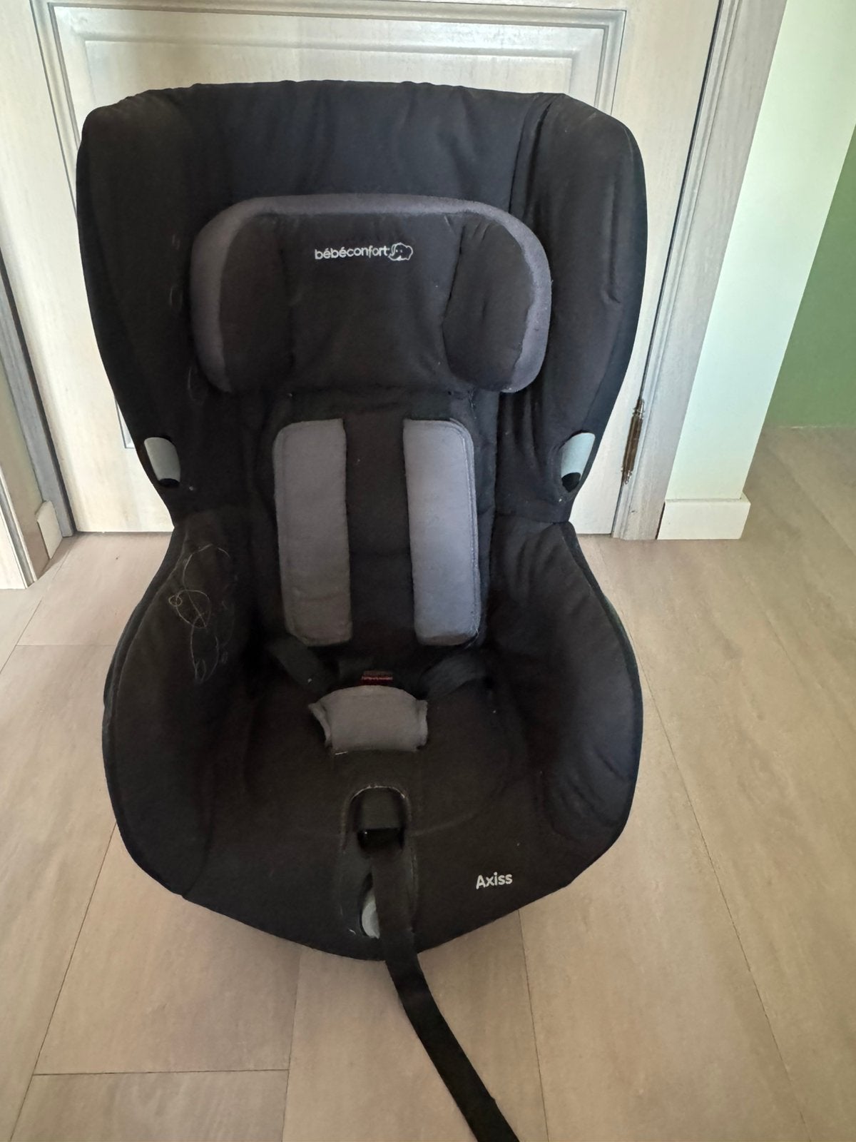 Draaibare autostoel Bebecomfort Axiss 2 beschikbaar, Kinderen en Baby's, Autostoeltjes, Ophalen, Zo goed als nieuw