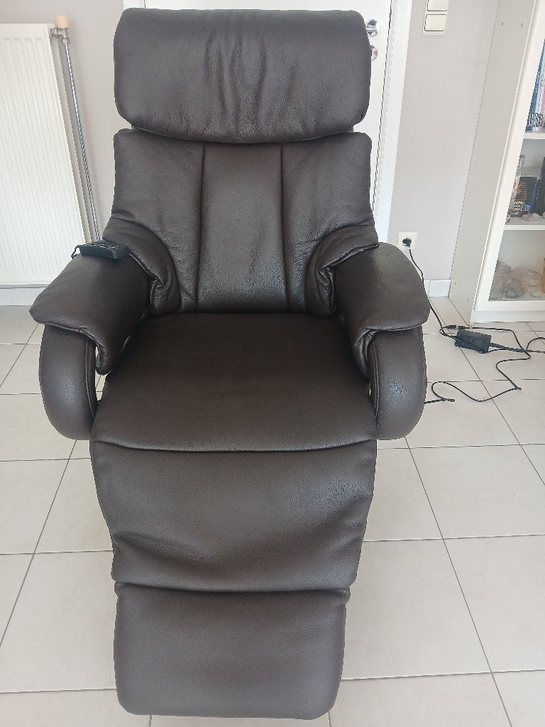 Fauteuil relax cuir,  électrique HIMOLLA, Maison & Meubles, Fauteuils, Moins de 75 cm, Cuir, Comme neuf, Enlèvement