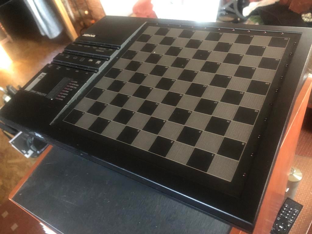 Jeu de dame électronique, 1 ou 2 joueurs, Enlèvement ou Envoi, Comme neuf