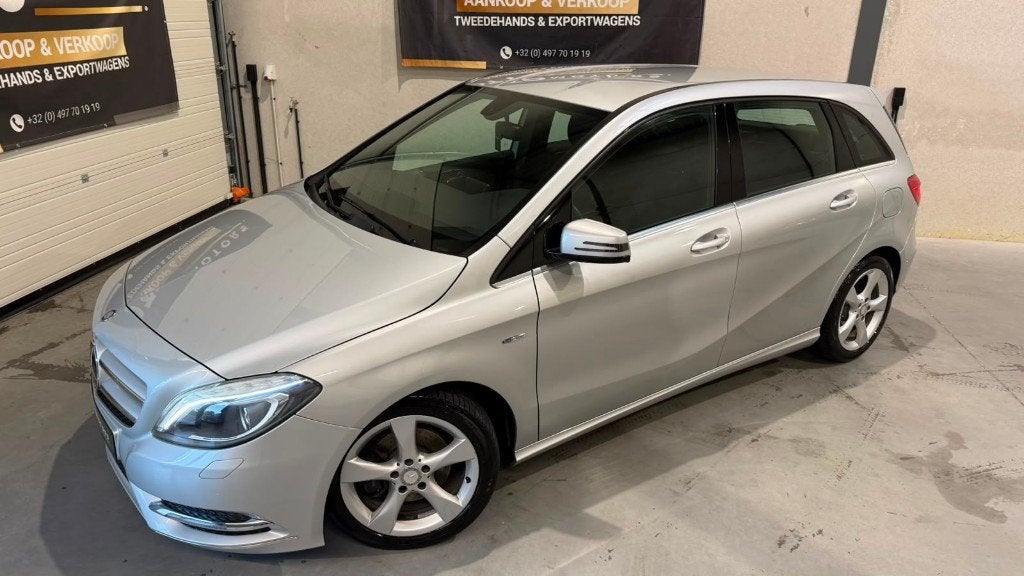 Mercedes B180 CDI | Sportpakket | Bi-Xenon|Dealeronderhouden, Voorwielaandrijving, Zwart, 4 cilinders, Bi-Xenon koplampen