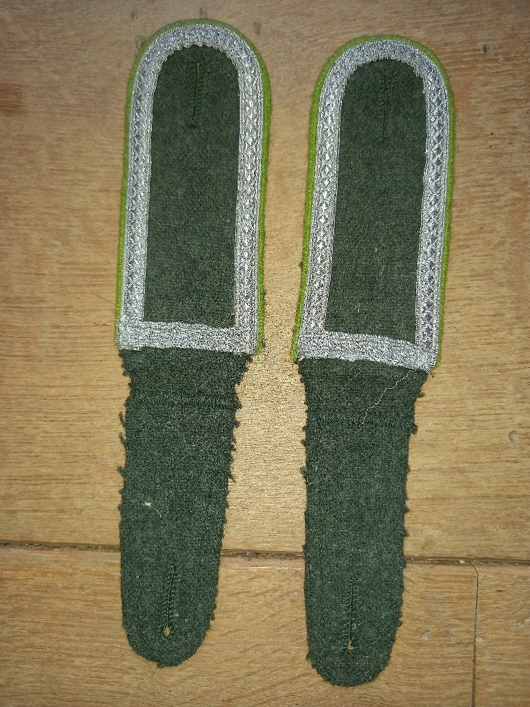 Repro Duitse onderofficier schouderstukken, Ophalen of Verzenden