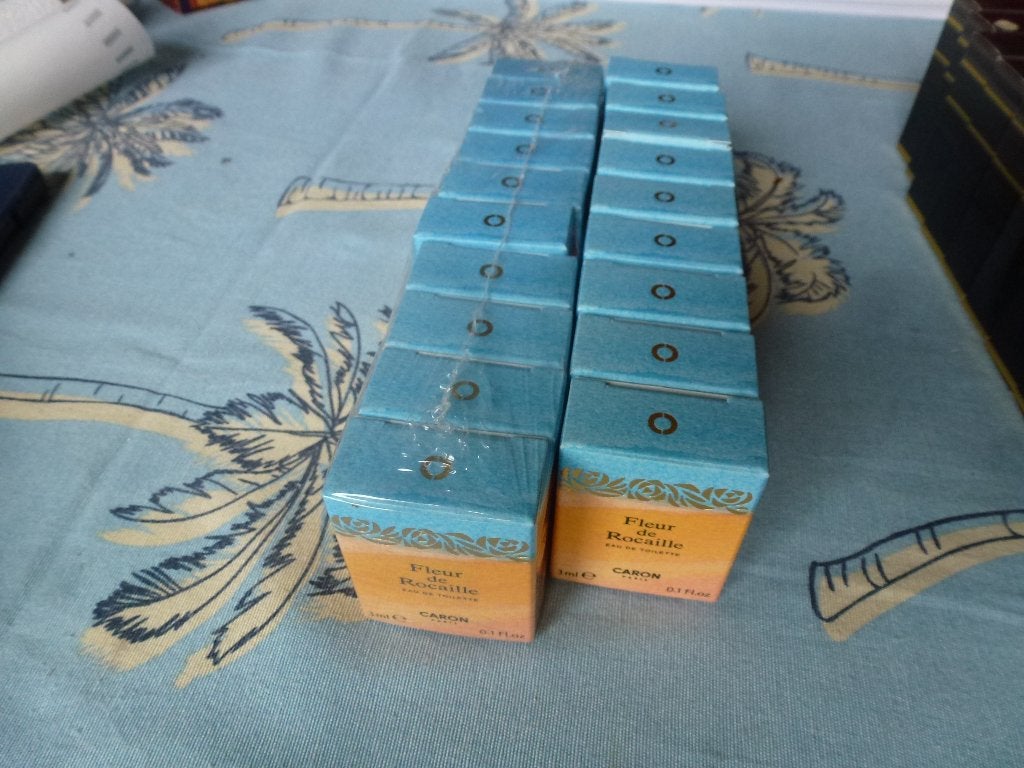 gros LOT miniatures parfum vintage voir détail dans annonce, Ophalen of Verzenden, Nieuw, Miniatuur, Gevuld