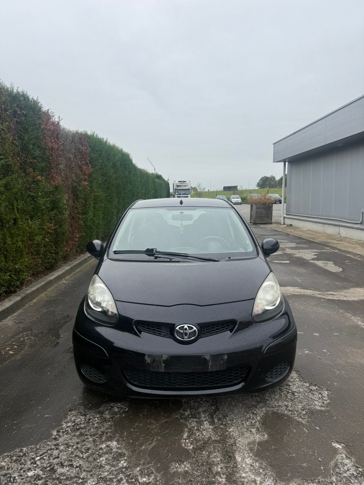 Toyota Aygo 93.000 km 2010 benzine, Voorwielaandrijving, Stof, 50 kW, Zwart