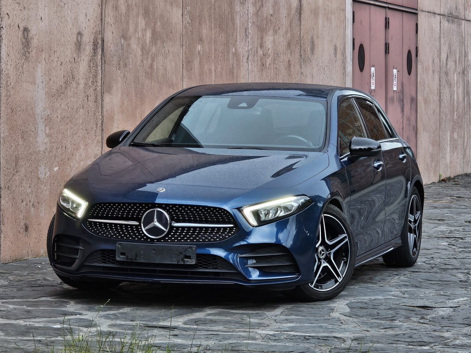 Mercedes-Benz A250 AMG Line Garantie-Camera-Keyless-54.500km, Autos, Classe A, Achat, Noir, Berline