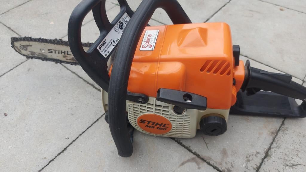 Ik verhuur een motorzaag voor 30 euro, van 7 uur ’s ochtends, Ophalen
