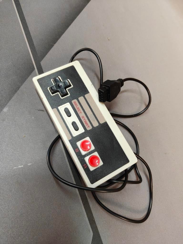 Je vends une manette Nintendo nes originale., Consoles de jeu & Jeux vidéo, Consoles de jeu | Nintendo NES, Enlèvement