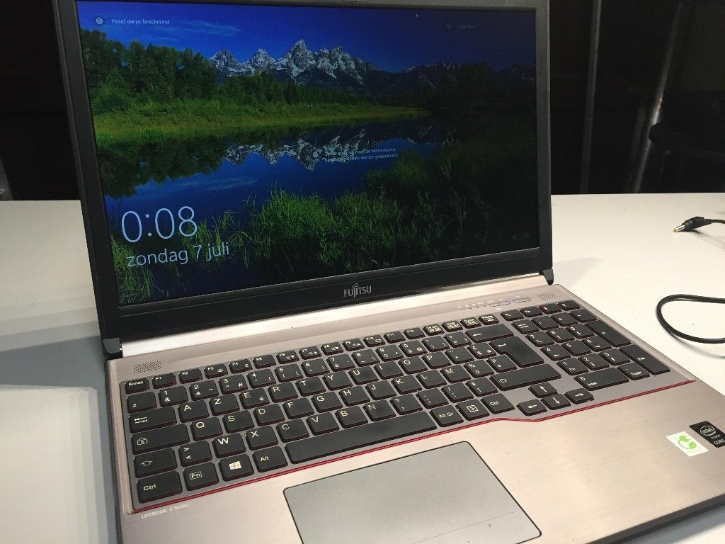 Laptop Fujitsu Siemens 256GB SSD 8GB Windows 11 Pro 15.6inch, FUJITSU LIFEBOOK, 256 GB, 8 GB, Enlèvement