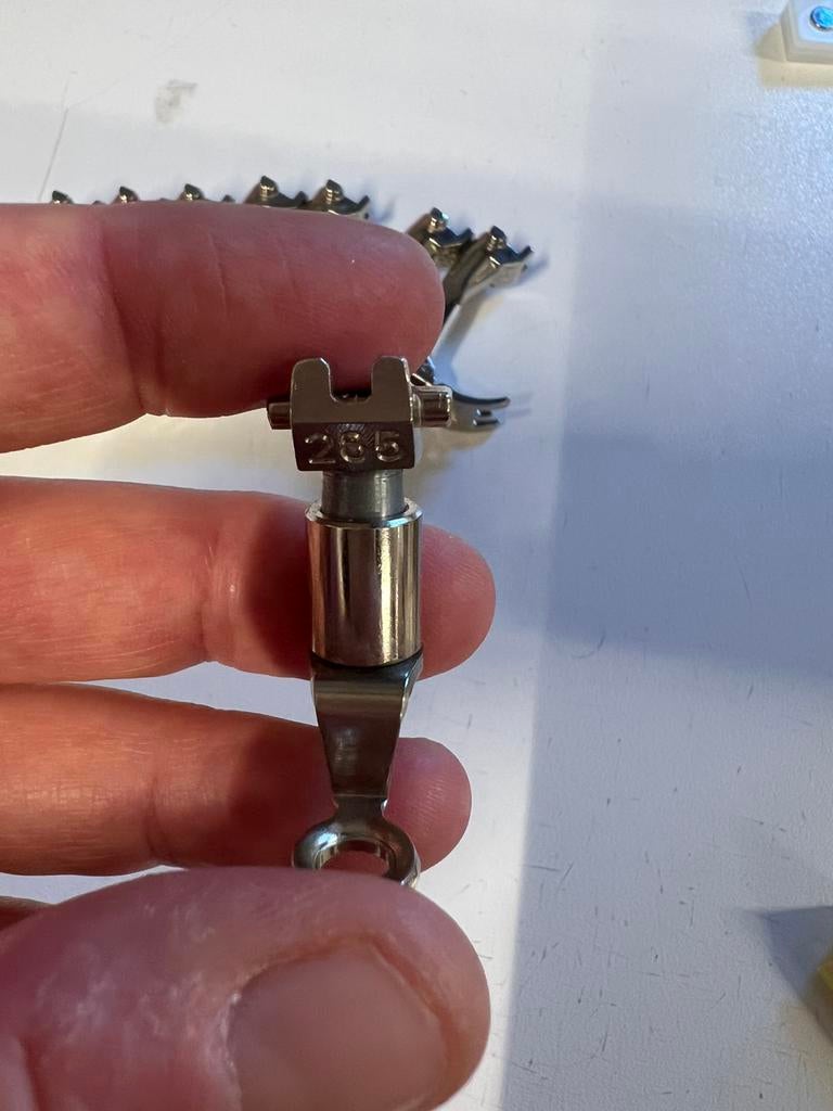 Opzet voetjes voor bernina naaimachine, Hobby en Vrije tijd, Naaimachines en Toebehoren, Verzenden, Zo goed als nieuw, Naaimachine