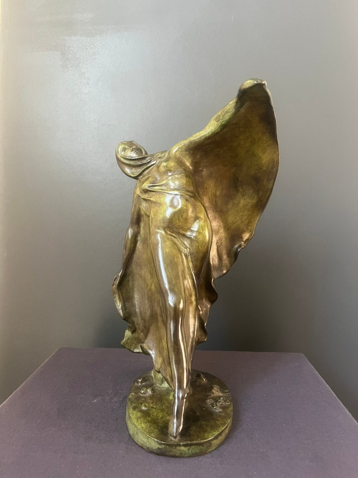 Op de manier van Victor Rousseau, Enlèvement, Bronze