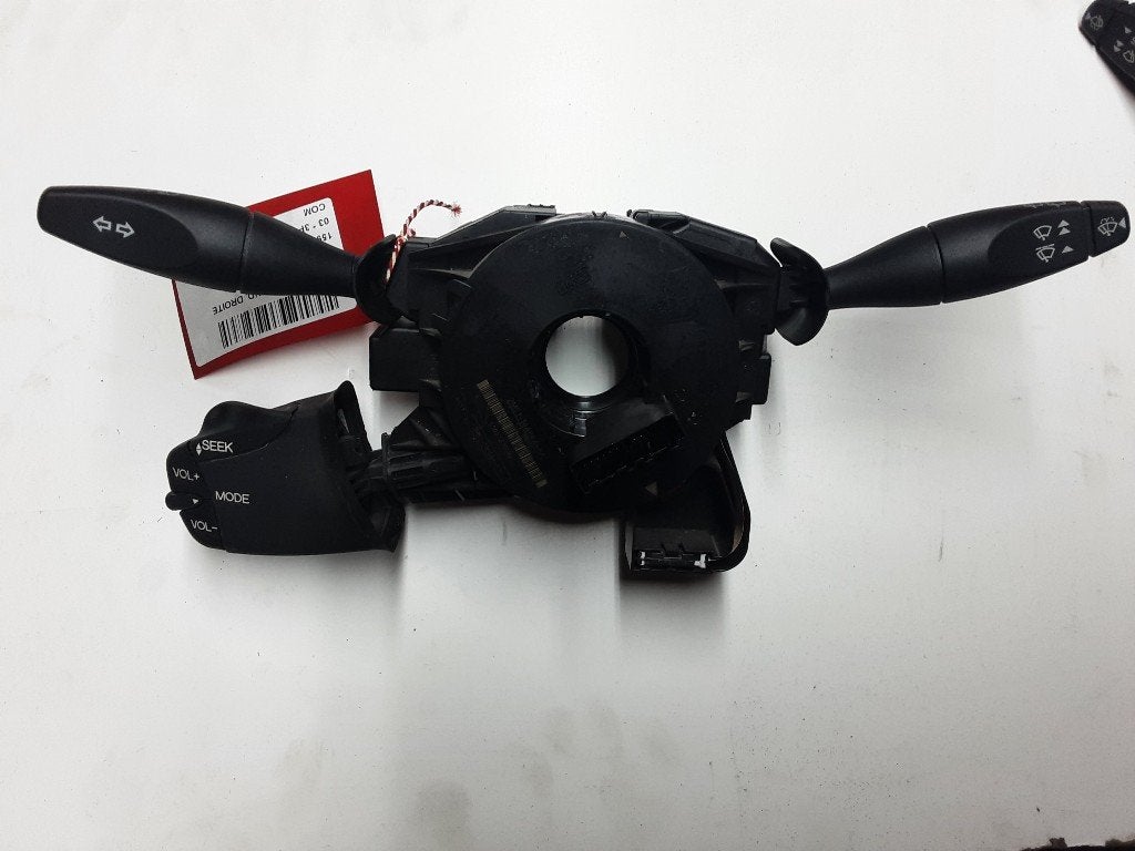 SCHAKELAAR Ford Focus 1 (01-1998/11-2004), Gebruikt, Mevr. I. Hauben, Ford, Rue de l'Espoir 34 34
4030  GRIVEGNÉE, BE