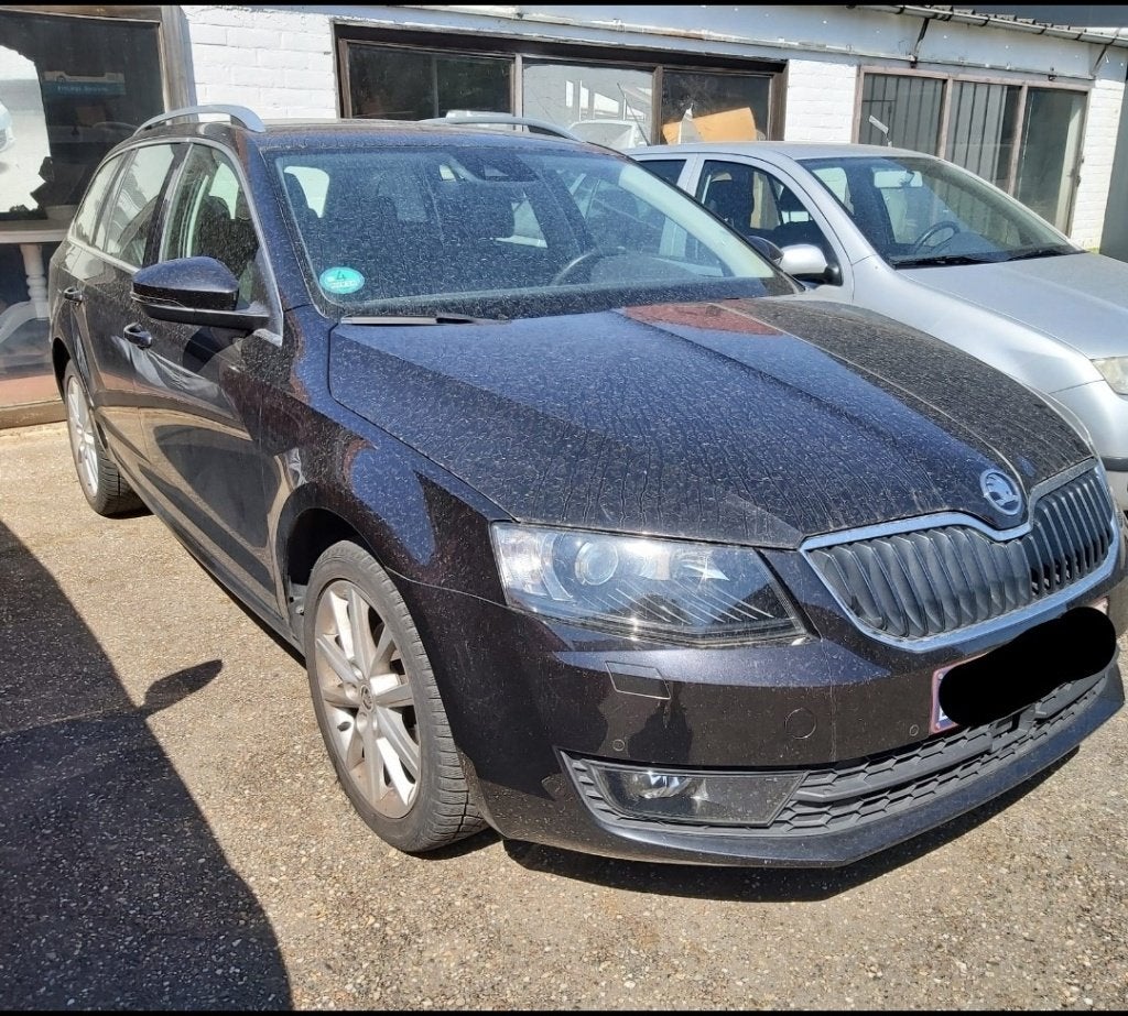 Skoda Octavia – 10/2016 – 111.294 km, Auto's, Zwart, 5 deurs, Particulier, Parkeersensor