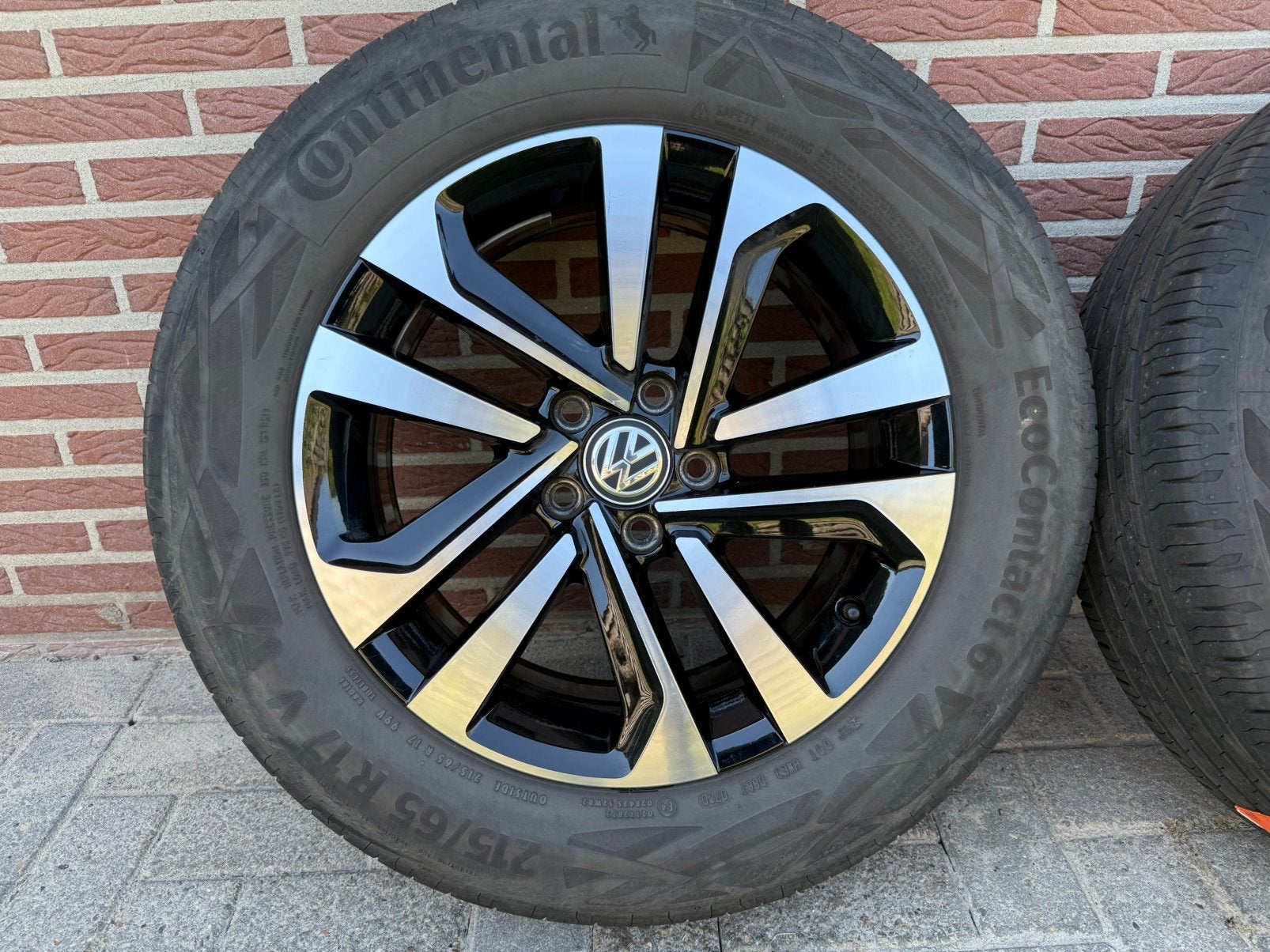 Volkswagen Tiguan 17 inch Dublin velgen met zomerbanden, Ophalen, 215 mm, Banden en Velgen, Personenwagen