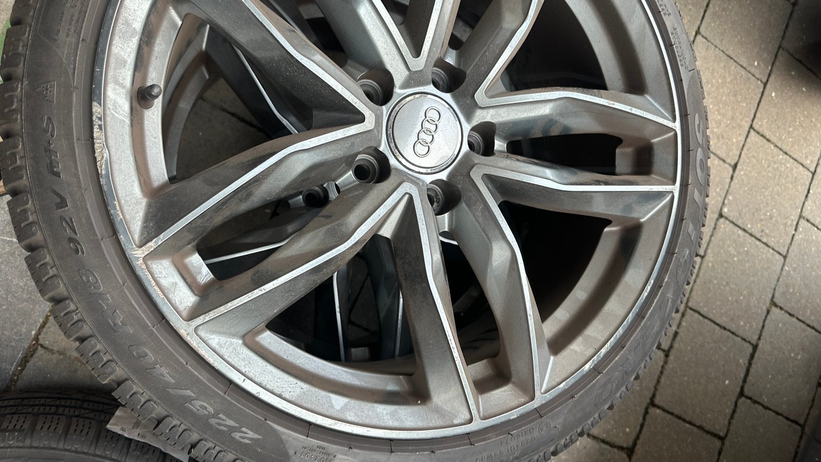 Jantes Audi avec pneus d'hiver, Autos : Pièces & Accessoires, Enlèvement