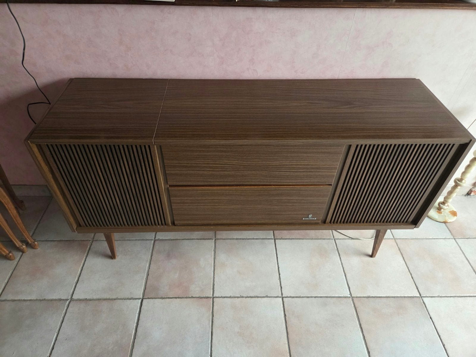 prachtig exemplaar radio + platenspeler merk Grundig, Ophalen