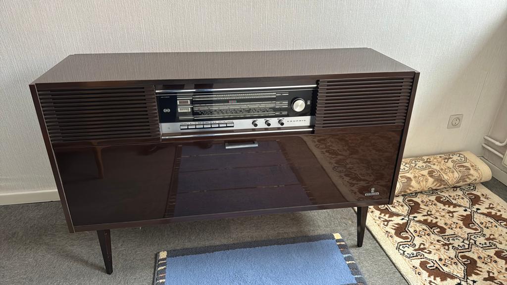 Retro Grundig radio met platenspeler, Enlèvement