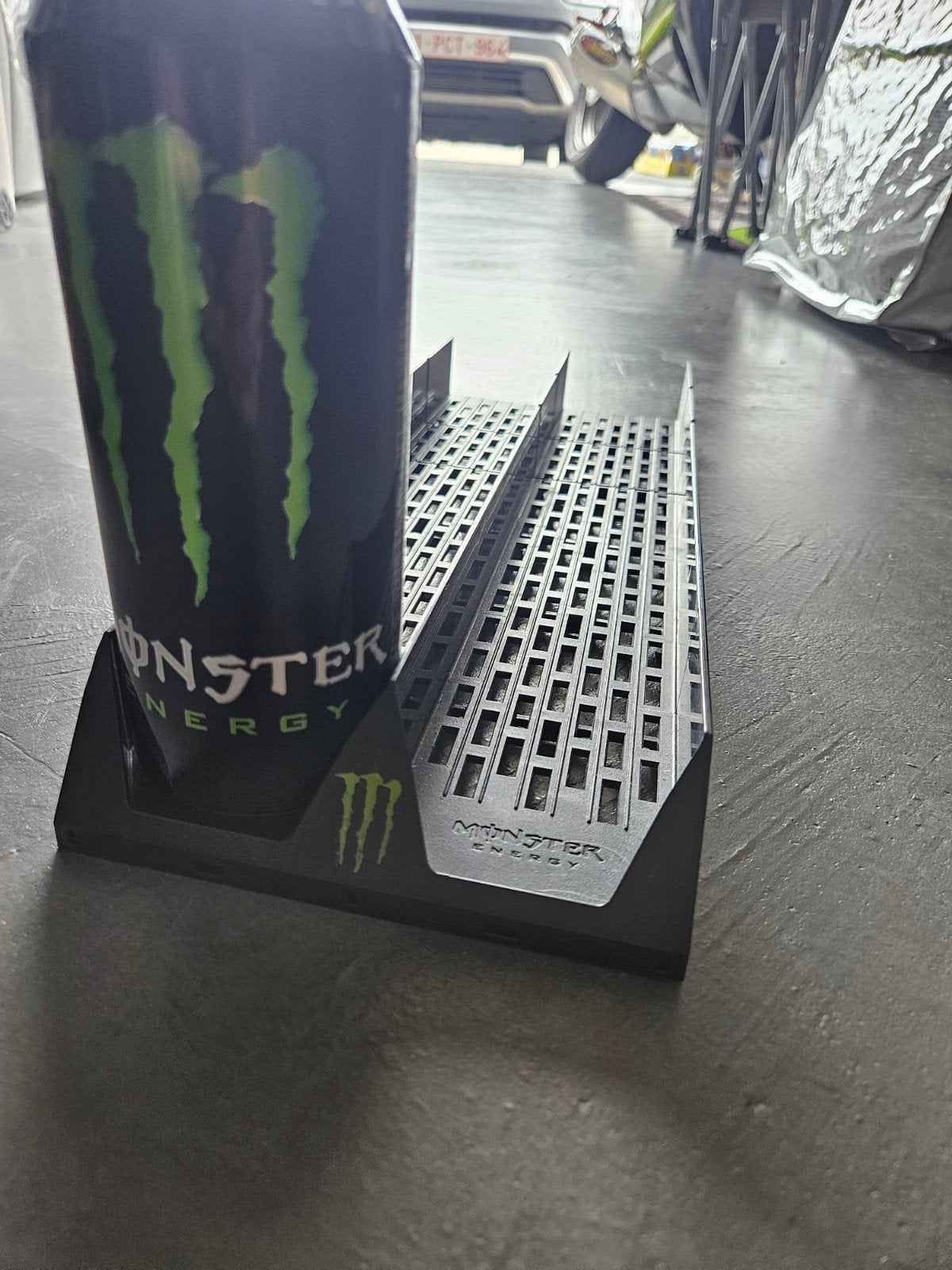 Monster frigo trays, Enlèvement