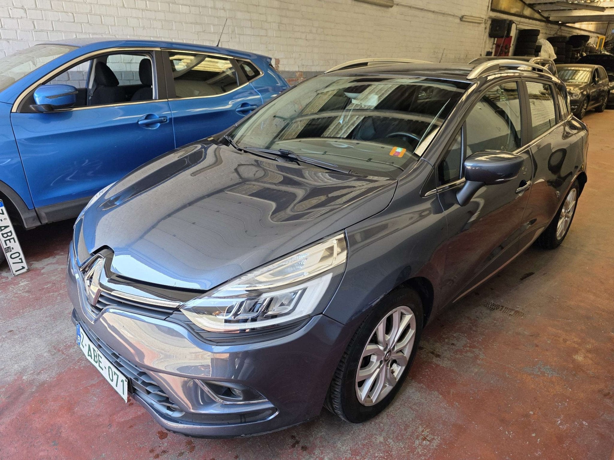 Renault Clio Clio 1.2 TCe Energy Intens EDC (bj 2017), Auto's, 4 cilinders, Zilver of Grijs, 1197 cc, Clio