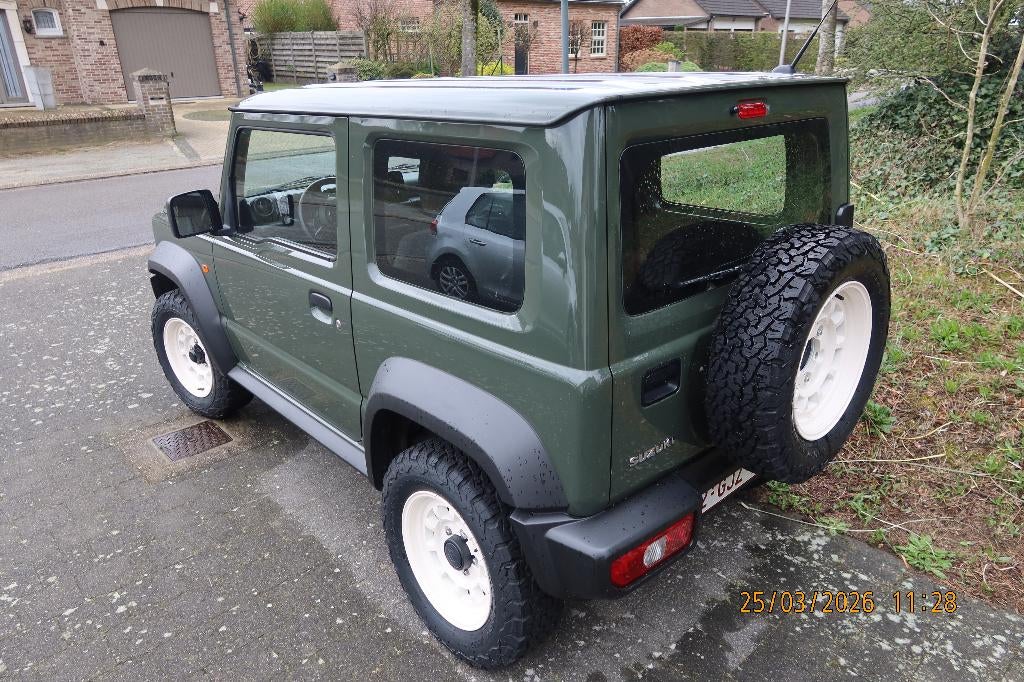 Een standaard/basic Suzuki Jimny. (2-zits), Auto's, Suzuki, Stof, Zwart, Handgeschakeld, Vierwielaandrijving
