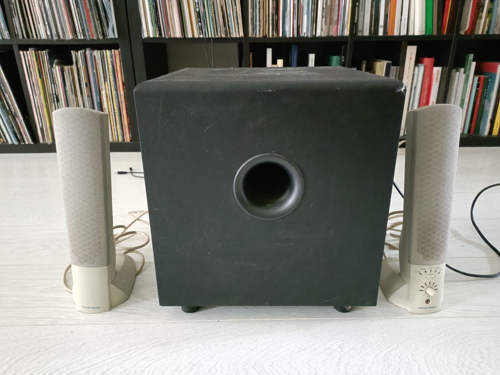 Enceintes et subwoofer Harman Kardon, TV, Hi-fi & Vidéo, Subwoofer, Comme neuf, Enlèvement, Entrée AUX