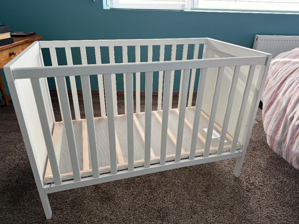kinderbed met matras, Kinderen en Baby's, Kinderkamer | Bedden, Zo goed als nieuw, Minder dan 140 cm, Minder dan 70 cm, Ophalen
