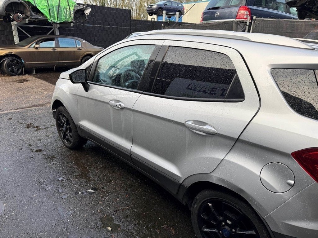 TRAPPE D'ESSENCE Ford EcoSport (JK8) (01-2013/12-2022), Henry-Ford-Straße  1
50735  Köln, DE, Ford-Werke GmbH, Kunden@ford.com