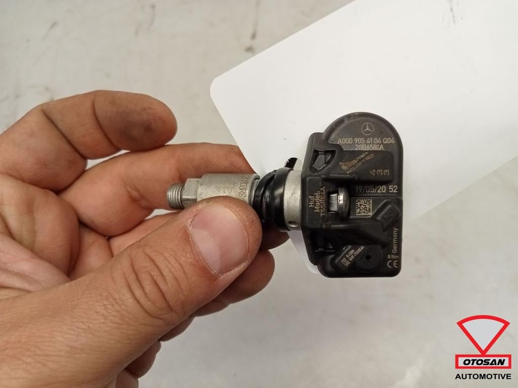 Mercedes Diverse TPMS Banden Sensor A0009054104, Gebruikt, Mercedes-Benz AG, Mercedes-Benz, Mercedesstrasse 120
70372  Stuttgart, DE