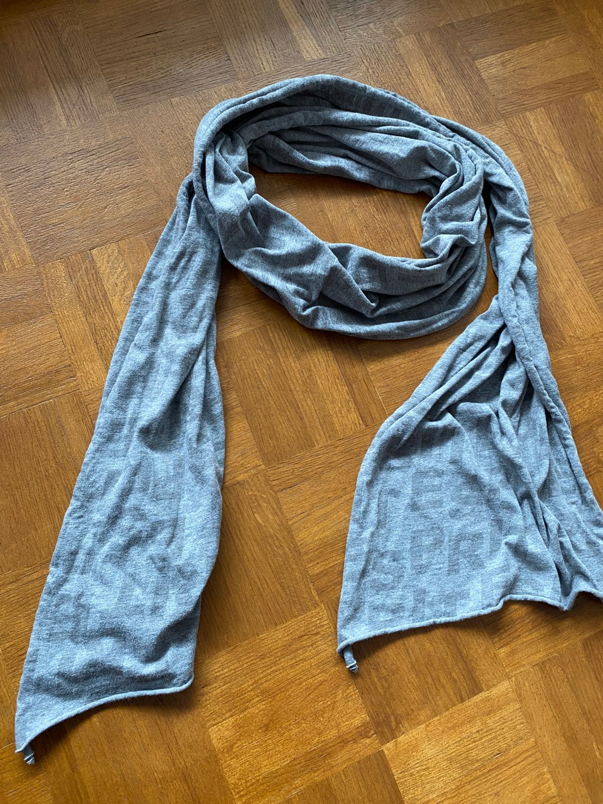 Foulard gris au coton, esprit, Enlèvement ou Envoi, Comme neuf, Pashmina