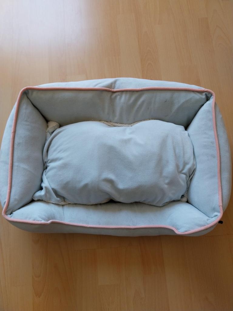 2 hondenmanden met uitneembare kussens., Dieren en Toebehoren, Hondenbenches, Ophalen