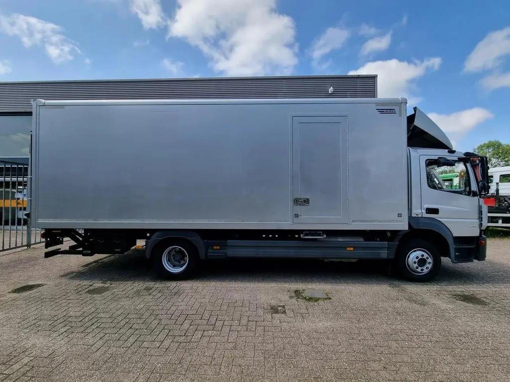 Mercedes-Benz Atego 1218 Koffer/ Ladebordwand/ Airco/ Grau M, Auto's, Automaat, Bedrijf, Diesel, Te koop