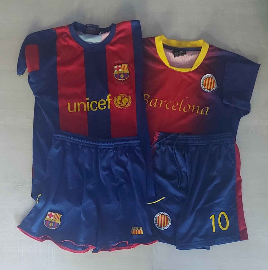 2 ensembles Barça 10 ans/140cm, Enlèvement, Utilisé, Garçon ou Fille, Ensemble