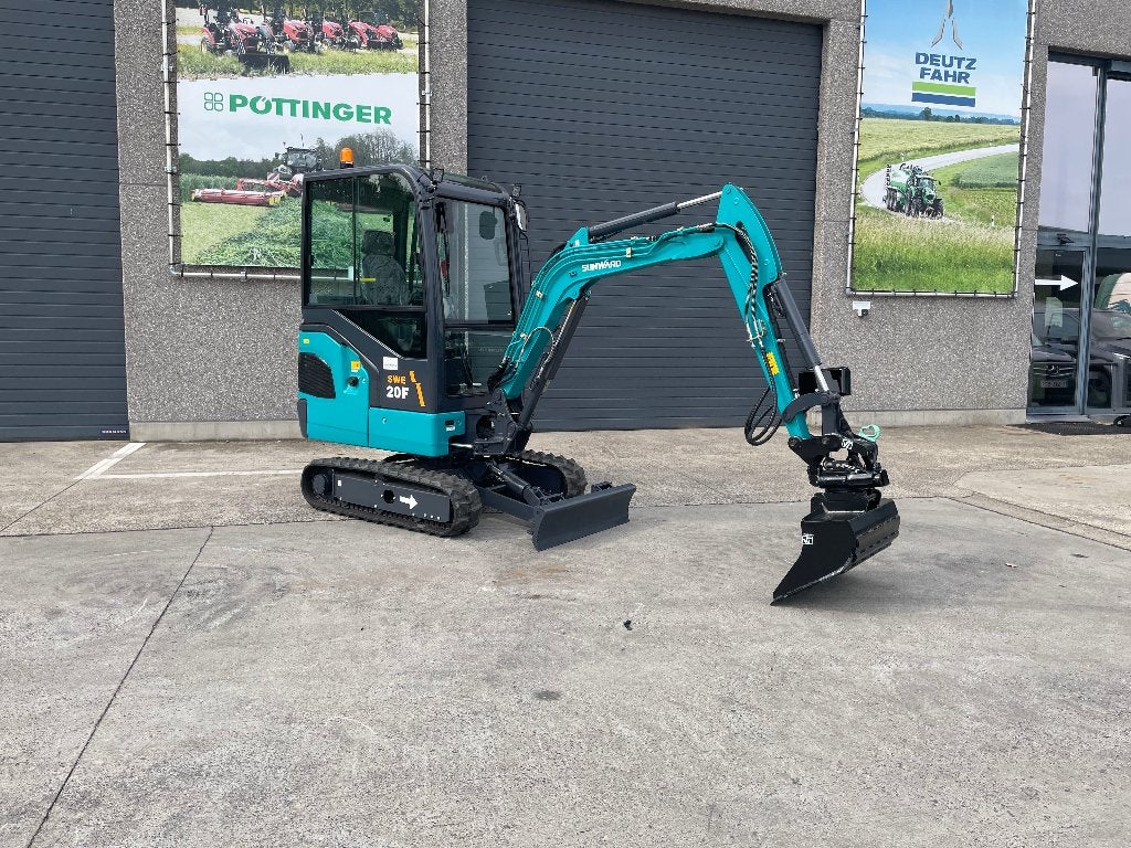 Sunward 20F + Vertilt V-02 / Graafmachine + Tiltrotator, Enlèvement ou Envoi, Excavatrice