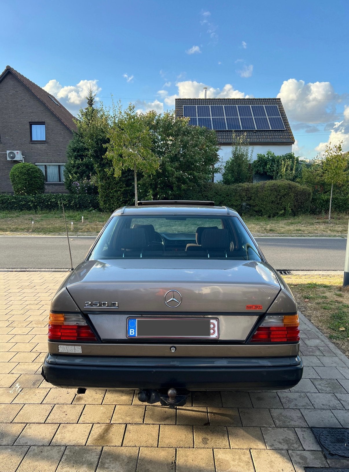 Mercedes E250D W124 (1988), foto 4