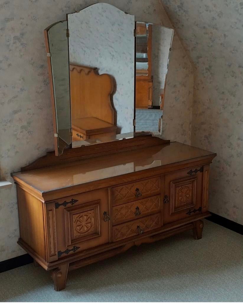 Houten kast met spiegel, Ophalen, Gebruikt