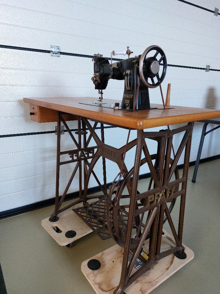 Pfaff vintage naaimachine, Antiek en Kunst, Antiek | Naaimachines, Ophalen