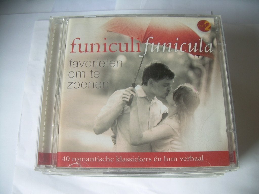 2 CD S - RADIO 2 - FUNICULI FUNICULA - FAVORIETEN OM TE, Cd's en Dvd's, Wereldmuziek, Ophalen of Verzenden, Zo goed als nieuw