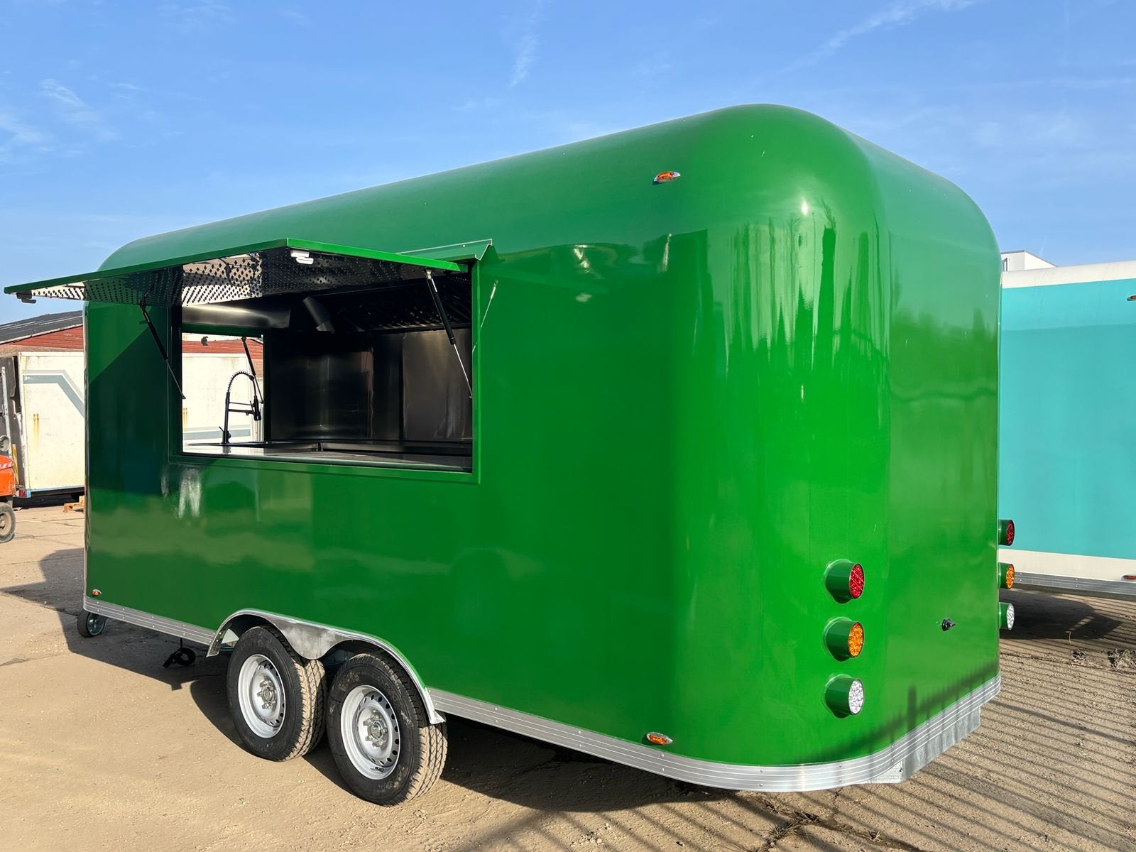Foodtrailer Airstream, Ophalen