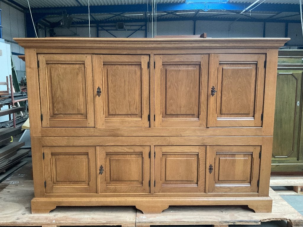 Kast in massief eiken., Antiek en Kunst, Ophalen
