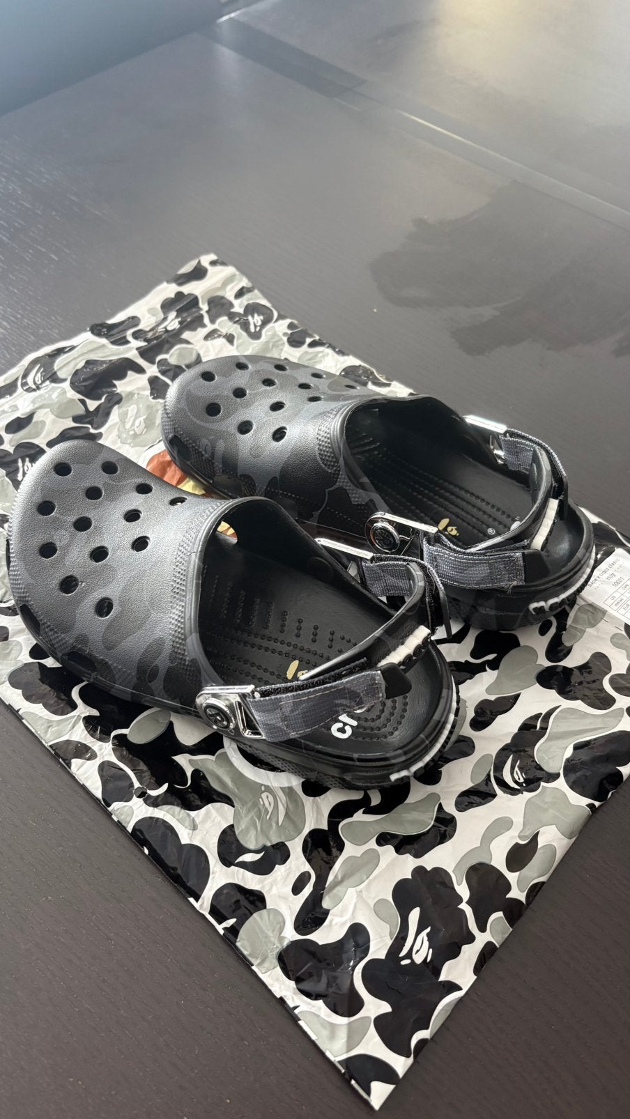 BAPE  Crocs, Enlèvement, Femmes