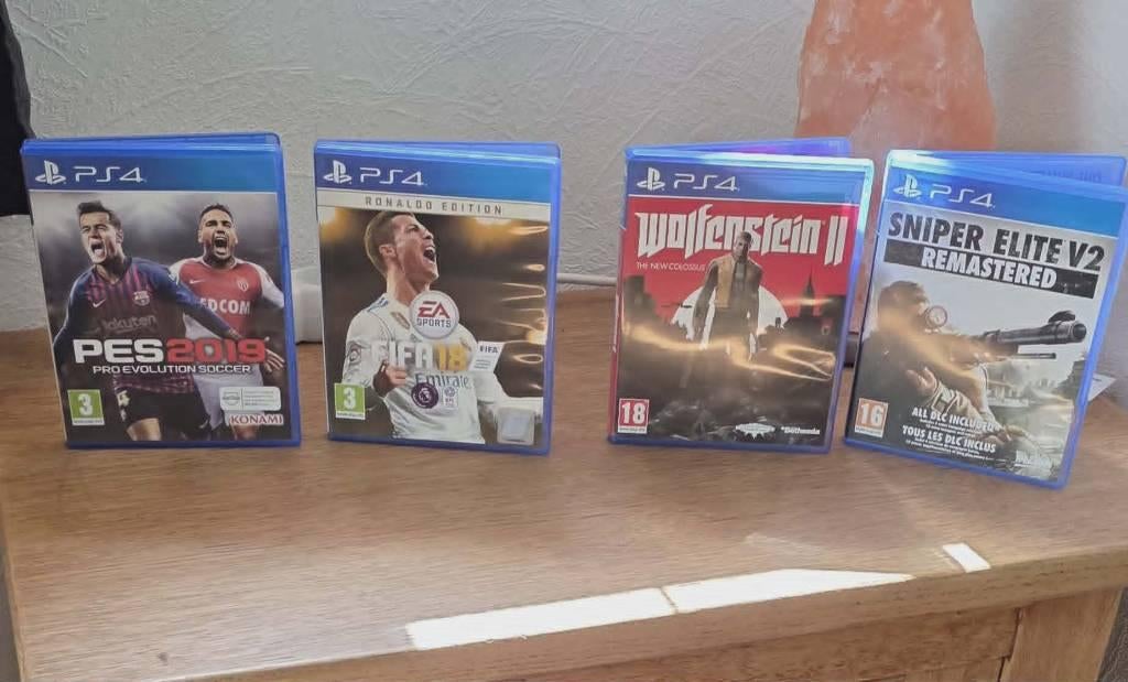 ps4, 500 GB, Comme neuf, Enlèvement, Avec 2 manettes