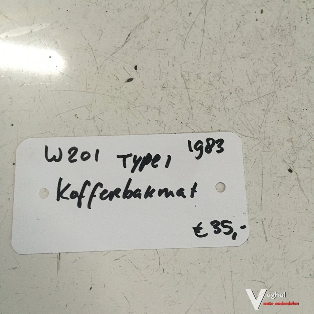 Mercedes W201 1983 Rubber Kofferbakmat, Auto-onderdelen, Interieur en Bekleding, Gebruikt, Ophalen of Verzenden