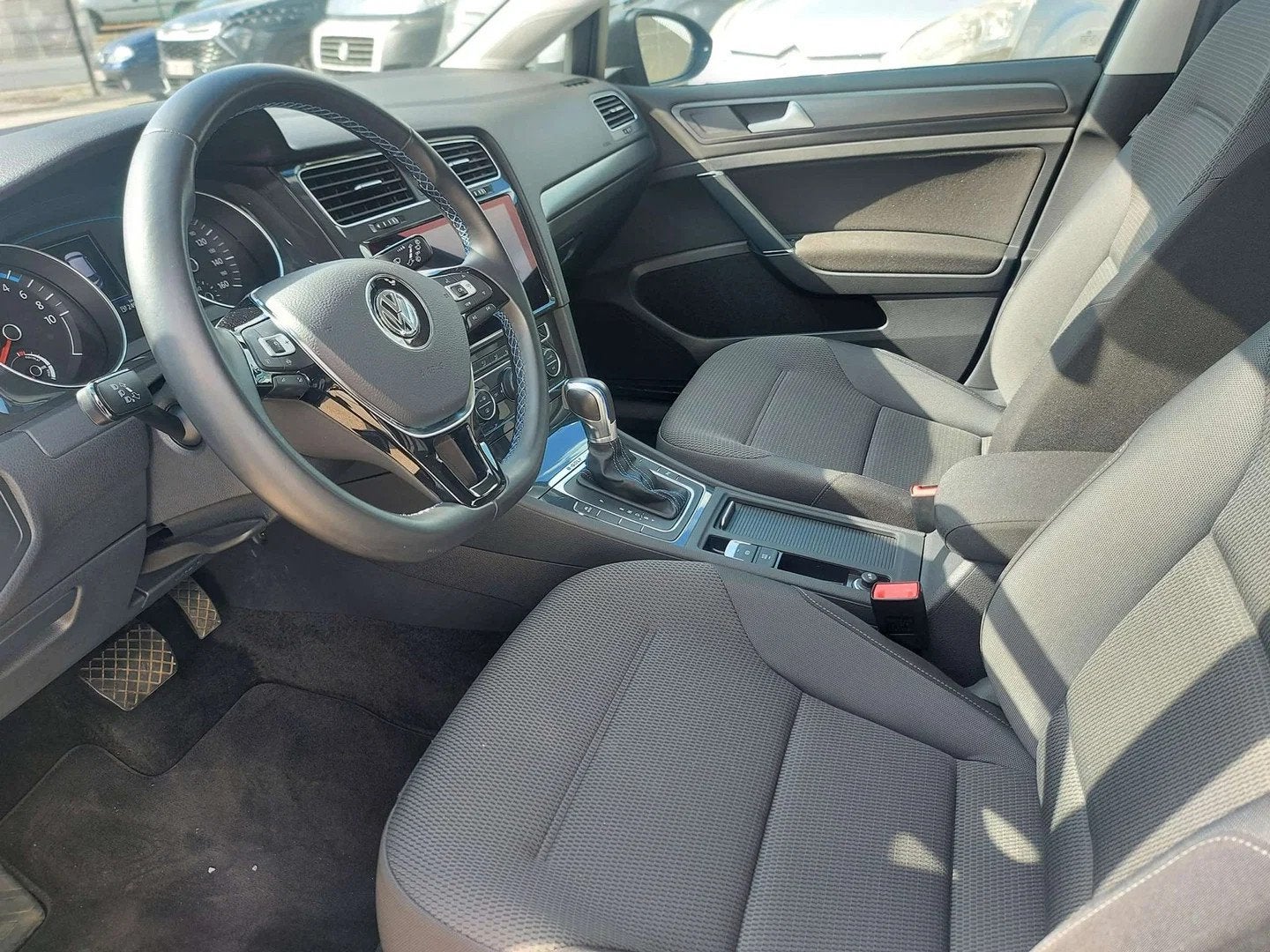 Volkswagen e-Golf e-Golf 35.8kWh (bj 2019, automaat), Auto's, Gebruikt, 136 pk, USB, 5 deurs