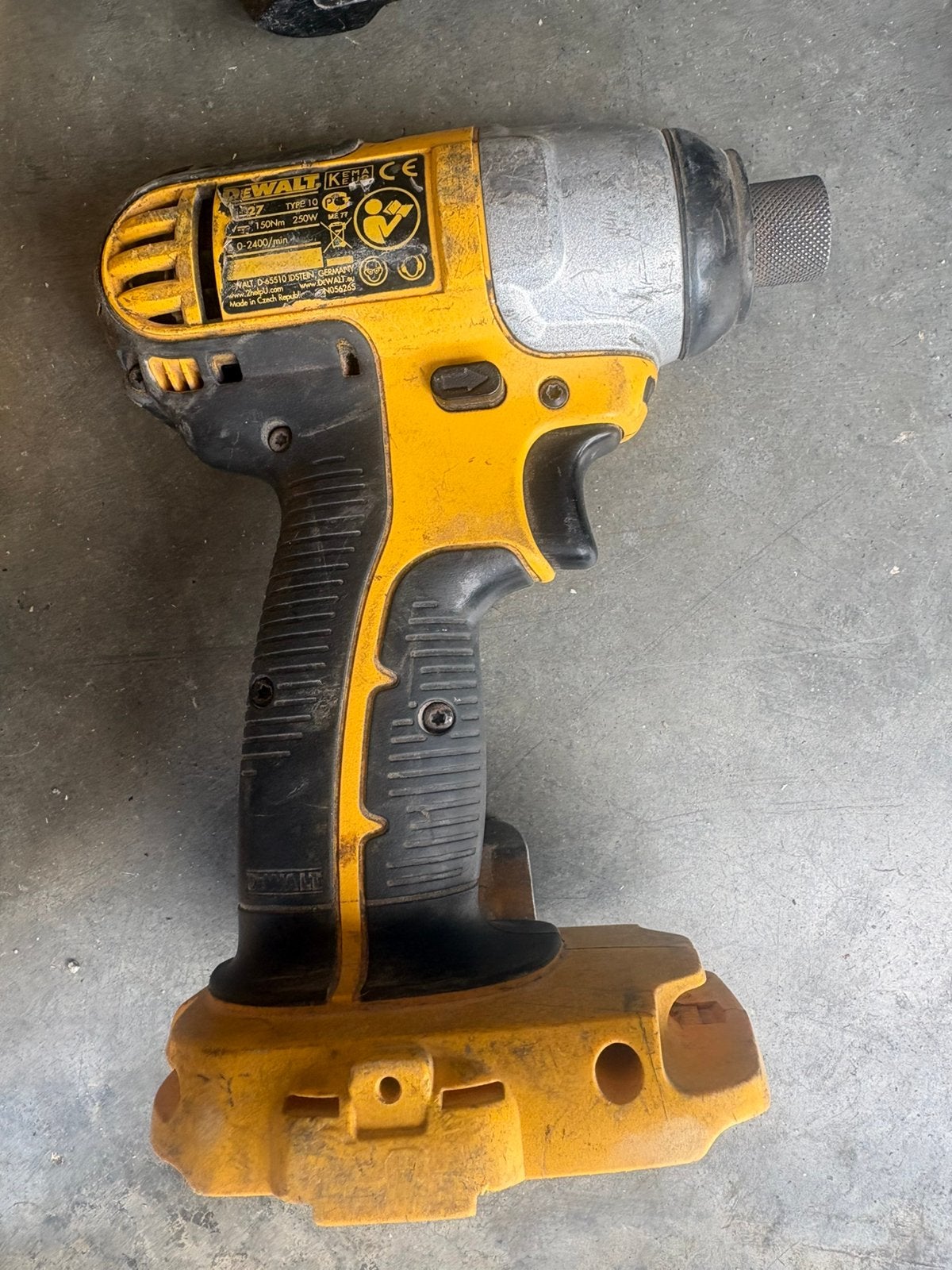 Dewalt, Enlèvement, Comme neuf