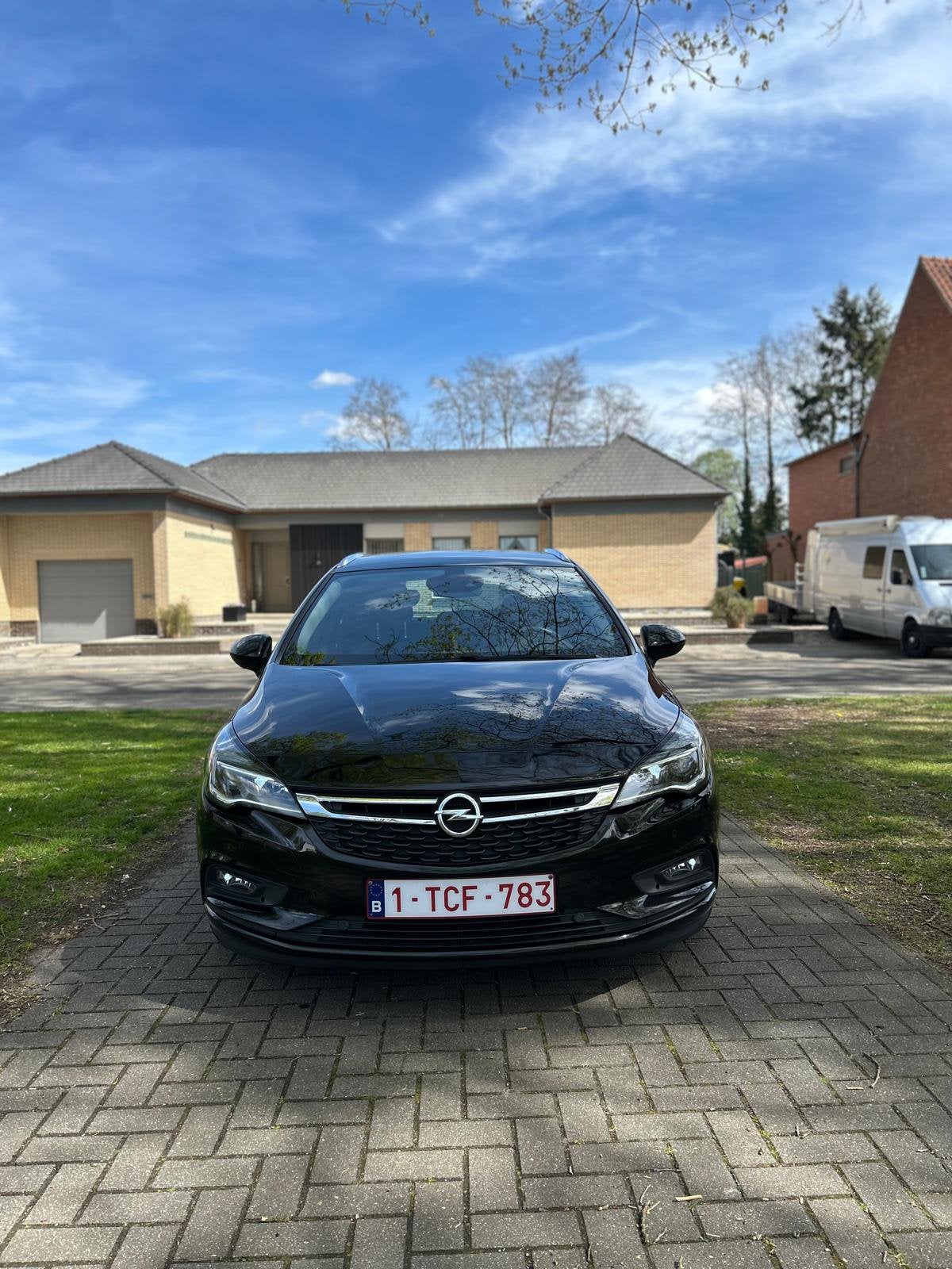 Opel Astra Bj 2018 km 180.000 euro 6b 1.6 diesel gekeurd vvk, 4 deurs, Zwart, Particulier, Te koop