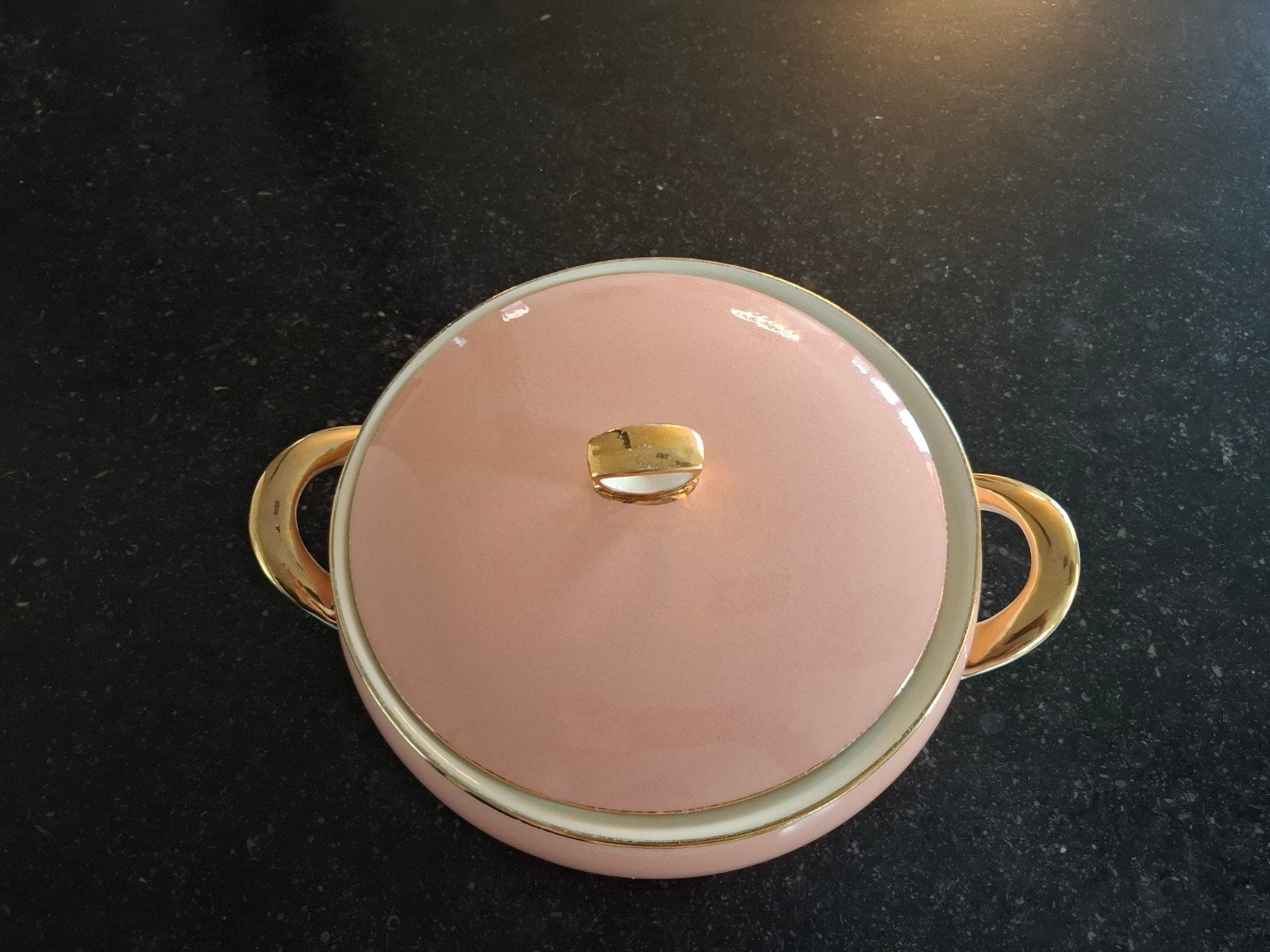 Vintage Keralux Boch Frères Soepterrine – Roze & goud, Antiek en Kunst, Ophalen of Verzenden
