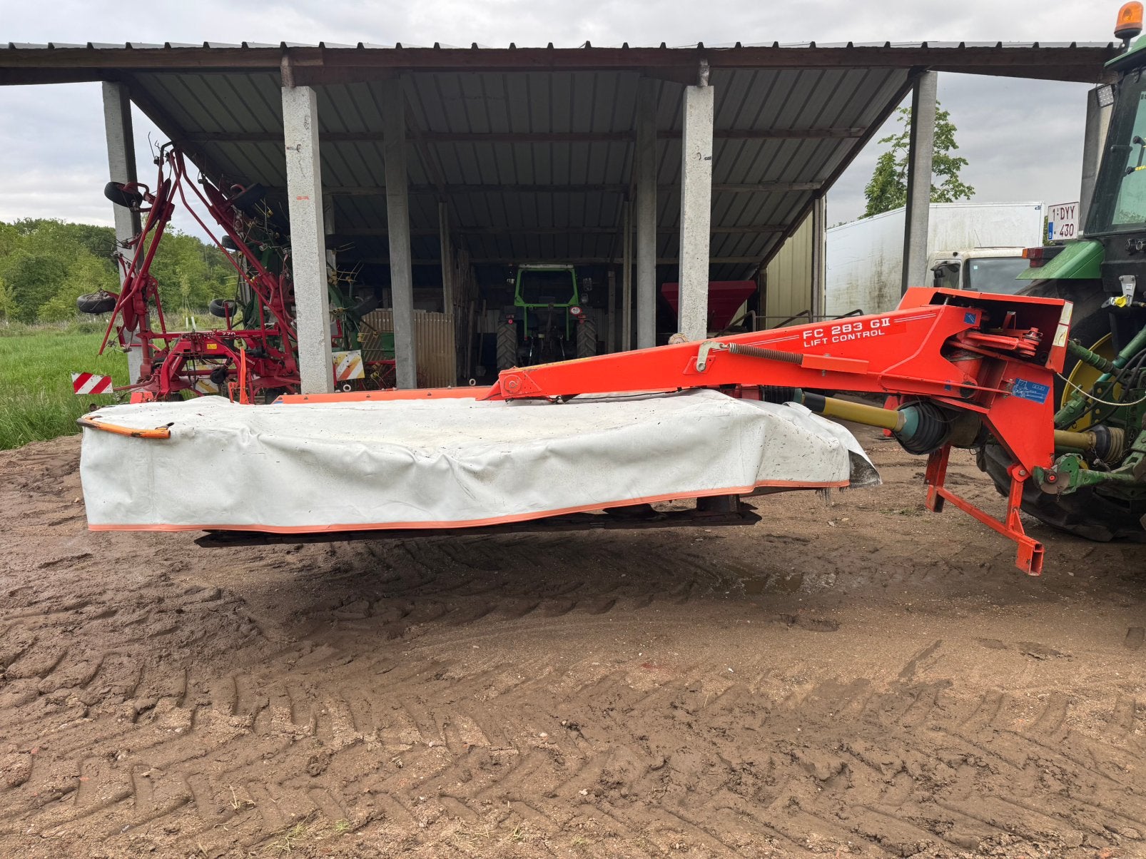 Faucheuse Kuhn 2,80 m avec conditionneur, Articles professionnels, Agriculture | Outils, Enlèvement