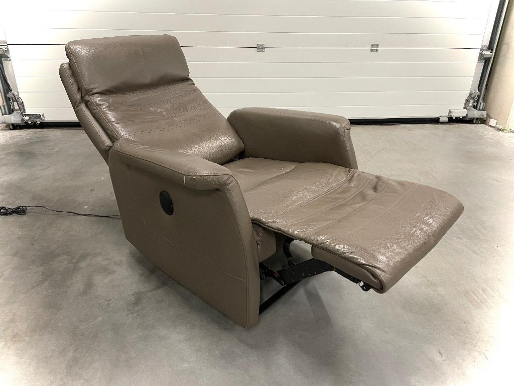 Elektrische relax fauteuil - leder - goede staat, Ophalen, Gebruikt, Leer