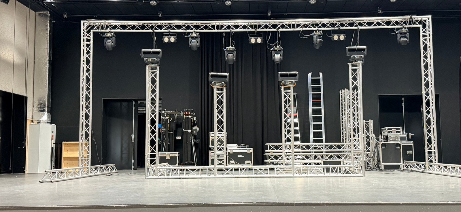 Prolyte xd30 truss en milos past opprolyte, Ophalen