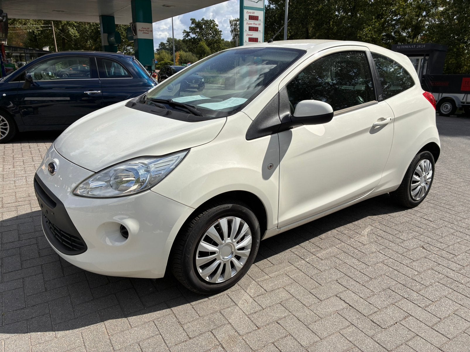 Ford ka 1.2i 94000 km 2013, Auto's, Ford, Bedrijf, Te koop, Ka, Benzine, Euro 5, Stadsauto, 3 deurs, Handgeschakeld, Wit, Grijs