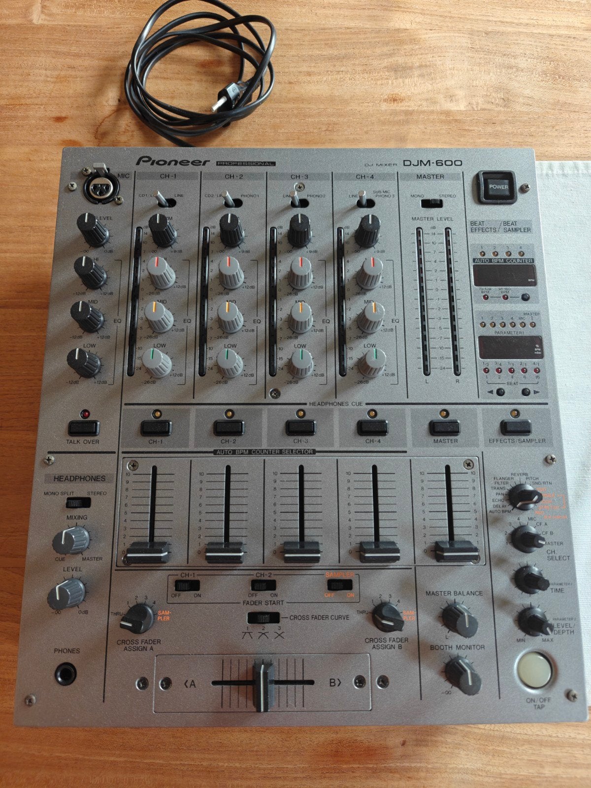 Pioneer DJM 600, Musique & Instruments, Enlèvement, Utilisé, Moins de 5 canaux, Entrée micro