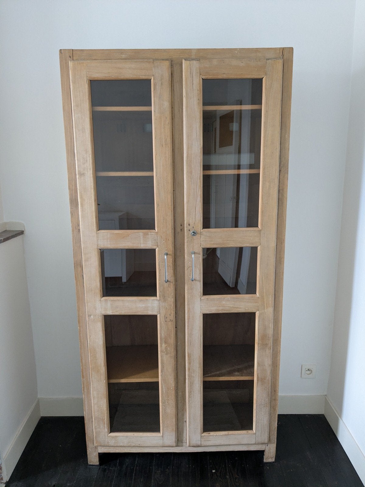 Barkast met planken, Ophalen, Met plank(en), Gebruikt, 100 tot 150 cm